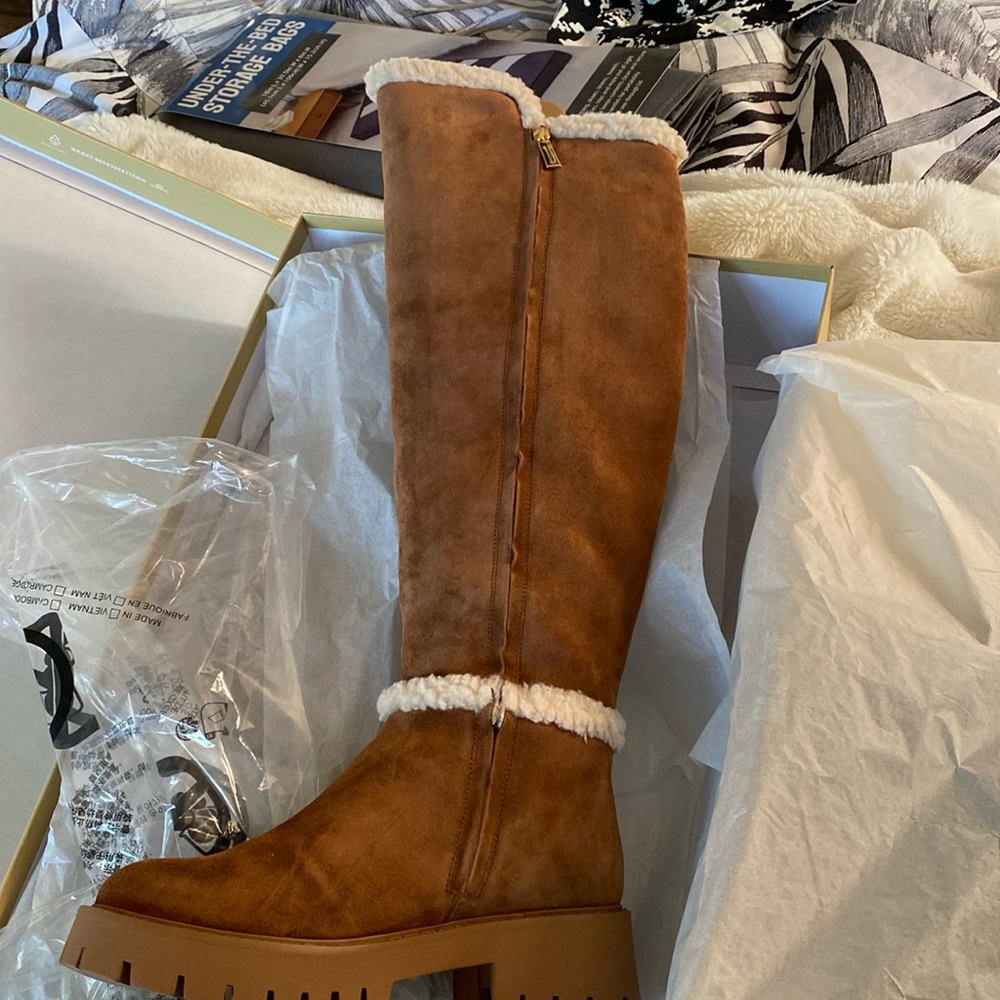 Brand new over the knee boots sold out everywhere color is luggage